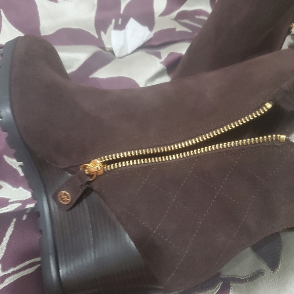 Boot - Picture 4 of 5